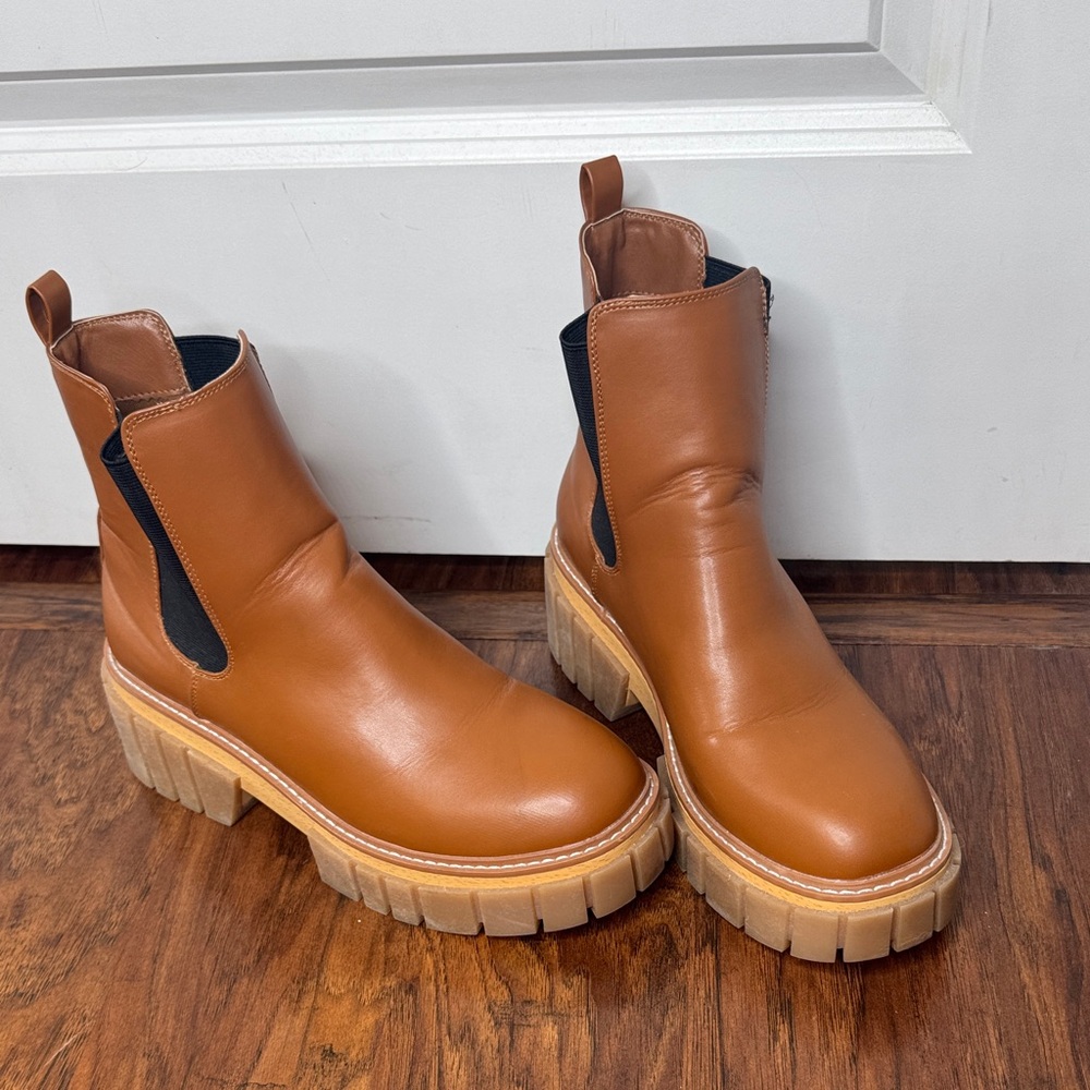Madden Girl Women's Pheobee Chelsea Boot